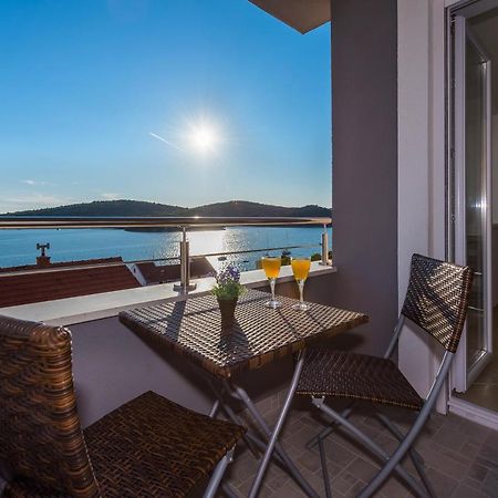 Villa Mirta Тисно Экстерьер фото