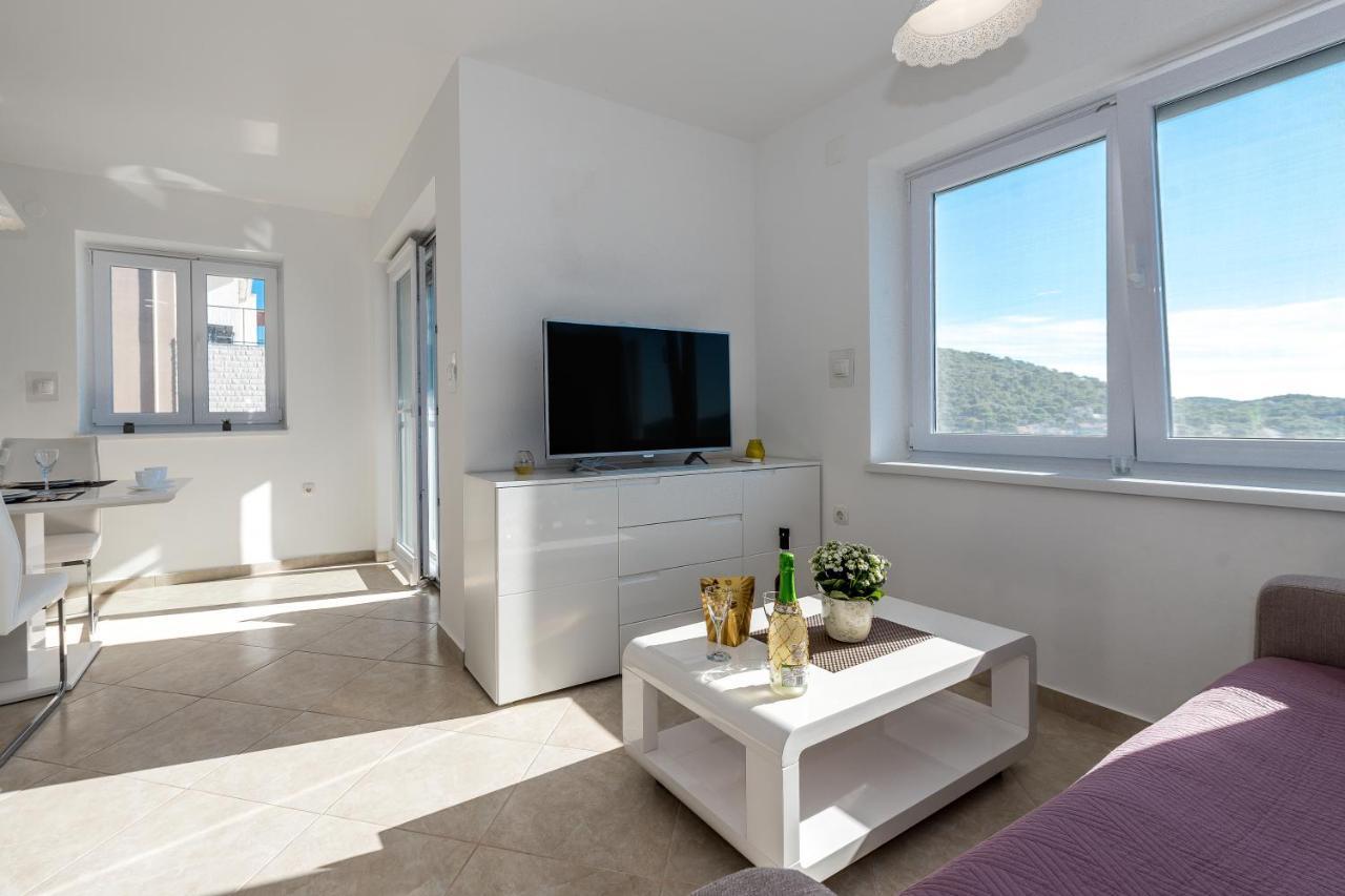 Villa Mirta Тисно Экстерьер фото
