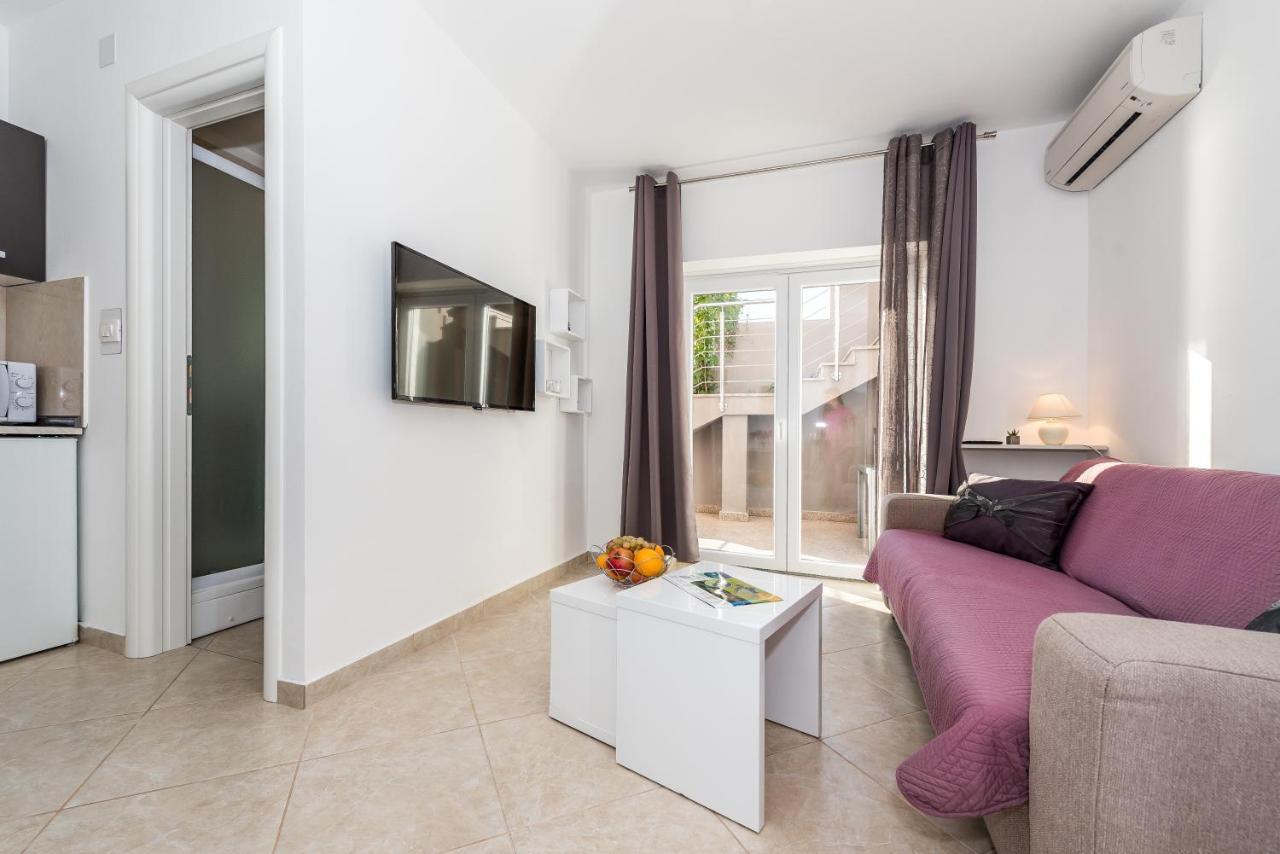 Villa Mirta Тисно Экстерьер фото