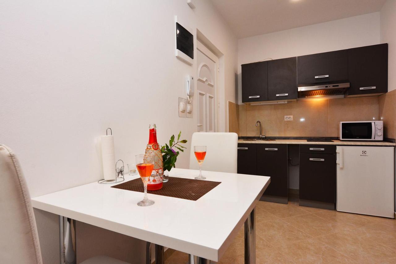 Villa Mirta Тисно Экстерьер фото