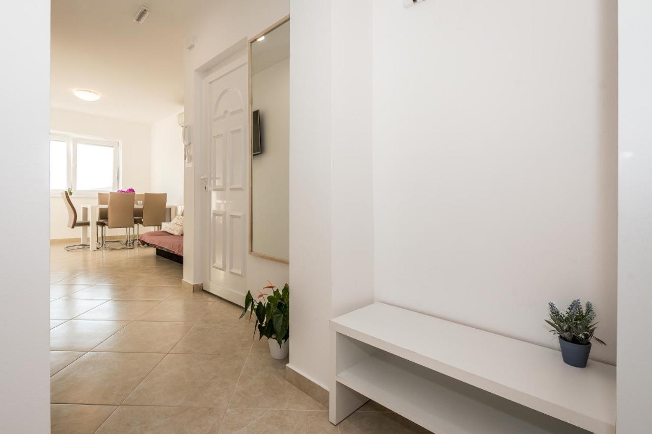 Villa Mirta Тисно Экстерьер фото
