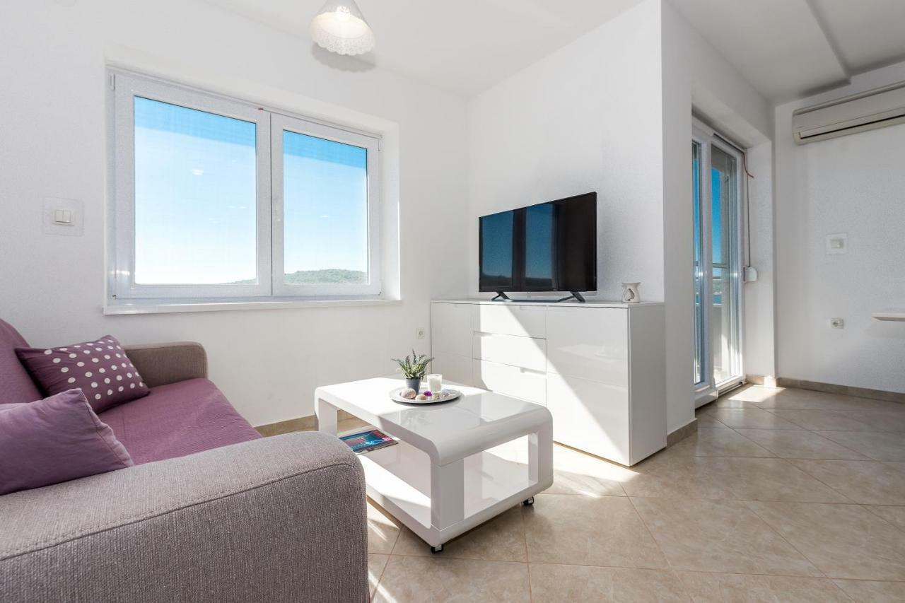 Villa Mirta Тисно Экстерьер фото